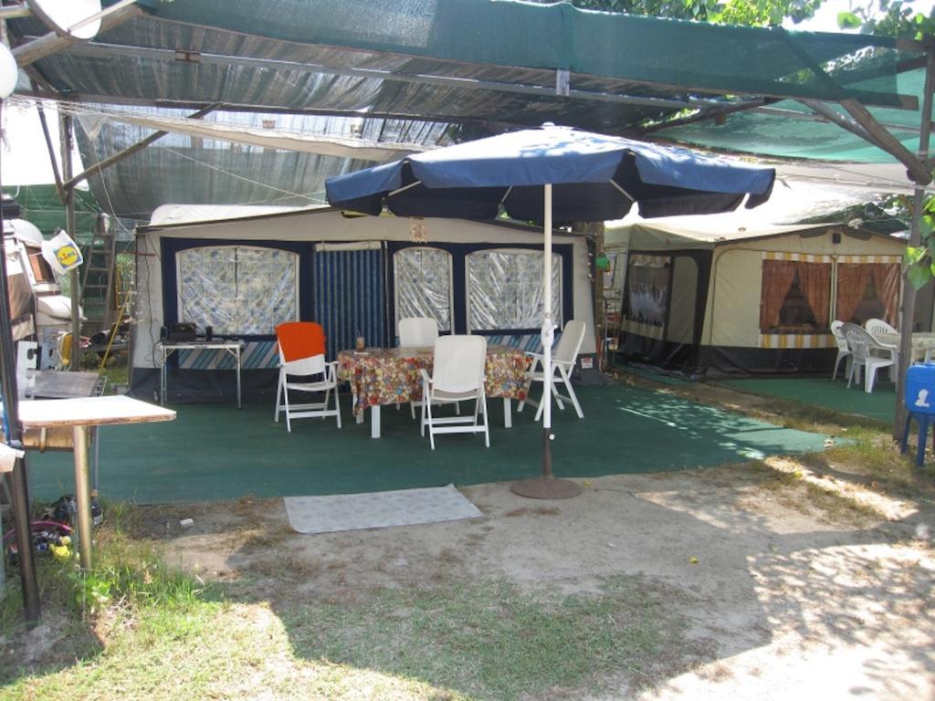 Camping Tsitreli Kalamítsion Rom bilde